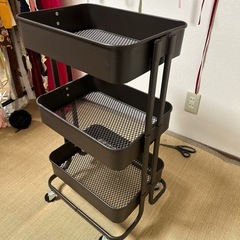 軽量で移動がラクなスチールワゴン
の画像