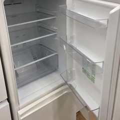 冷蔵庫【配達無料お届け設置出来ます💫都内近郊🚚】✨AQUA製186ℓ✨自動霜取り機能付き❄️✨除菌クリーニング済✨極美品✨他にも冷蔵庫.洗濯機.電子レンジ.オーブン電子レンジ.炊飯器.テーブル&椅子.机&チェアー.ベット&マットレス.ソファーなど多種多様な美品が有ります✨お気軽にお問い合わせ下さい💫 の画像