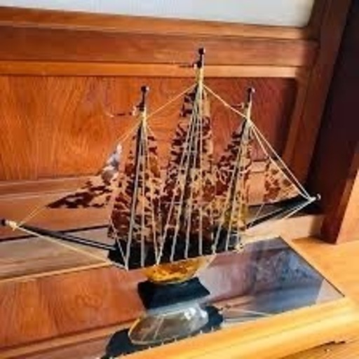 船　模型　ベッコウ　鼈甲 オブジェ インテリア ガラスケース付 べっ甲 置物