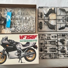 【未開封】 タミヤ　ホンダ　VF750Fの画像