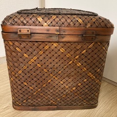 アンティーク竹製半円形バスケット　野菜入れの画像