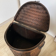アンティーク竹製半円形バスケット　野菜入れの画像