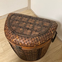 アンティーク竹製半円形バスケット　野菜入れの画像