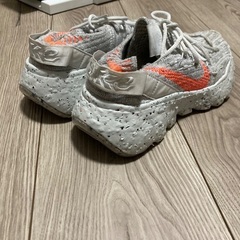 NIKE🔴04スニーカーの画像