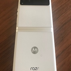 ■Motorola razr 40s■ホワイト■SIMフリーの画像