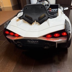 子供用の電動カー　ランボルギーニの画像
