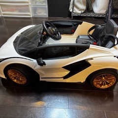 子供用の電動カー　ランボルギーニの画像