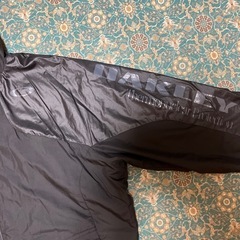 Oakley ウインドブレーカー、INAREM レインジャケット、（おまけ）UNIQLO半袖Tシャツ2枚の画像