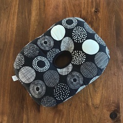 ベルメゾン 授乳クッション 高さ約20cm +円座クッションの画像