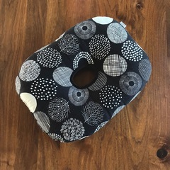 ベルメゾン 授乳クッション 高さ約20cm +円座クッションの画像