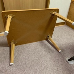 折りたたみテーブルの画像