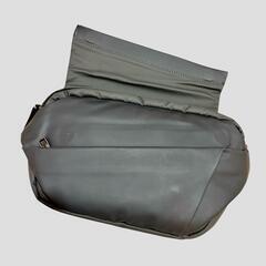 ✨撥水/防水✨ ミニマル ショルダー バッグ ボディバッグ ダークグレーの画像