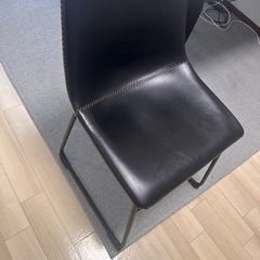 大川家具レザーダイニングチェア4つセットの画像