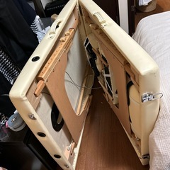 施術台　エステベッドの画像
