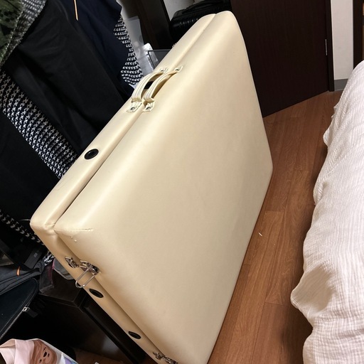 施術台　エステベッド