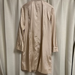 WAKOの薄手のコートの画像