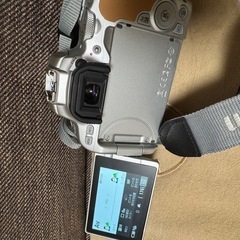 Canon EOS KissX9 バリアングルモニター　レンズセットの画像