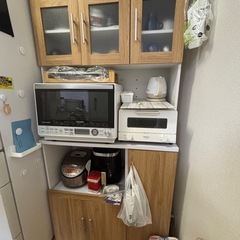 食器棚の画像