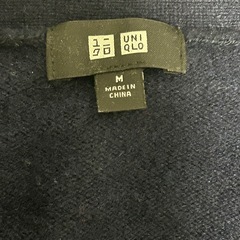 UNIQLO　ユニクロ　（Ｍ）　Ｖネックカーディガン　紺　ビジネス　スクール　長袖　無地の画像