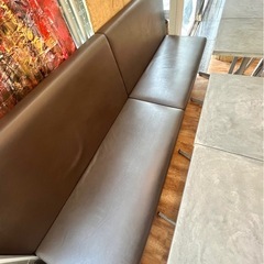 このソファーの上部分　4つ有