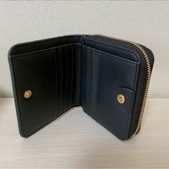 CHARLES & KEITH フロントポケット ジップアラウンドウォレットの画像