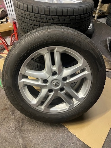 スタッドレスタイヤ　ランクル200 ランクル100