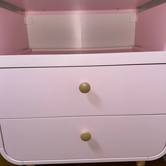 IKEA 衣類や小物を入れるドレッサー、または赤ちゃん用の着替え台の画像