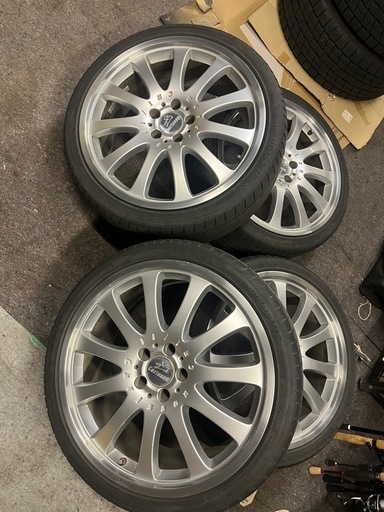 タイヤホイール　カールソン