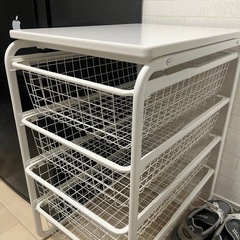 収納ラックの画像