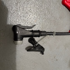 Serfas フロアポンプ 圧力計付き レッドの画像