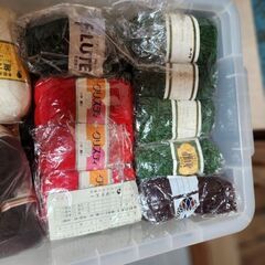 最終値下げ　新品の毛糸　値下げしました　月曜日に処分しますの画像