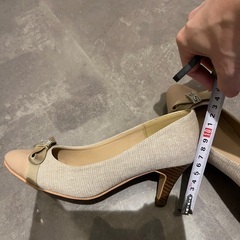 お話し中【お譲りいたします】美品！ジェリービーンズ製パンプス23.0cmの画像