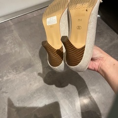 お話し中【お譲りいたします】美品！ジェリービーンズ製パンプス23.0cmの画像