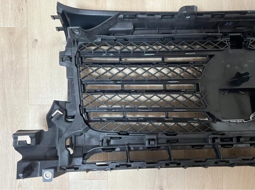 美品 ベンツ Gクラス W463 フロントグリル A4638880400 割れなし