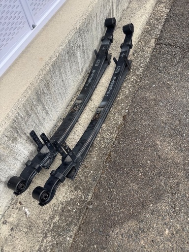 7型ハイエース　純正リーフ　板バネ