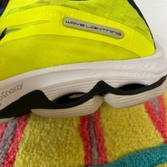 23.5MIZUNOバレーシューズの画像