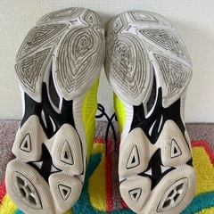 23.5MIZUNOバレーシューズの画像
