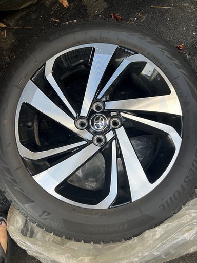 トヨタライズスタッドレスタイヤ