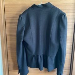 イネド　レディースジャケット　くろ黒の画像