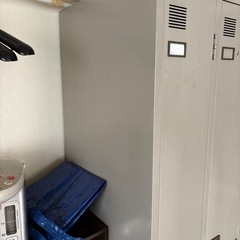 お話し中　
差し上げます4人用ロッカーの画像