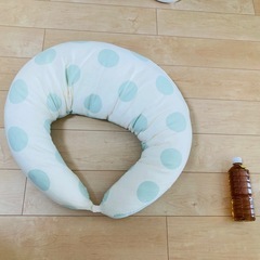 抱き枕、授乳クッションにもなるタイプの画像