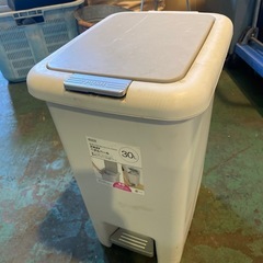 ゴミ箱の画像