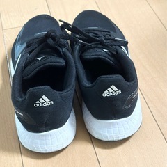 adidas ランニングシューズ 黒　23.5センチの画像
