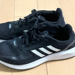 adidas ランニングシューズ 黒　23.5センチの画像