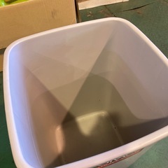 ゴミ箱の画像