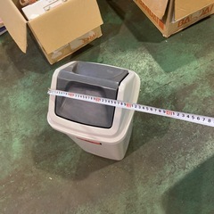 ゴミ箱の画像