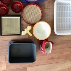 収納ケース　お皿　タッパー　お弁当箱の画像