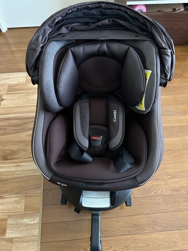 引取先決定済　combi チャイルドシート　定価70000円　クルムーブスマートisofix
