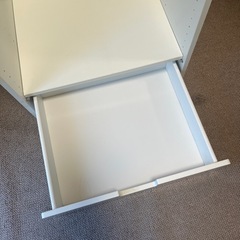 無料IKEA 収納家具　ハンガーかけ　引き出し付の画像