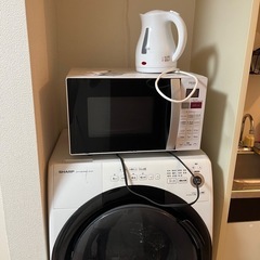 ケトル、洗濯機、ソファ、電子レンジ、の画像